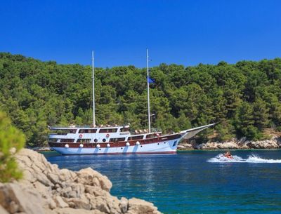 Cesarica Motor Yacht