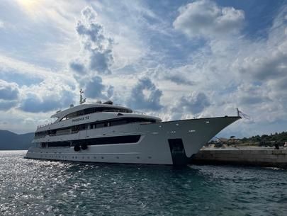 Deluxe Cruises MS Phoenix
