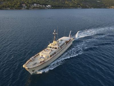 Play Fellow Motor Yacht